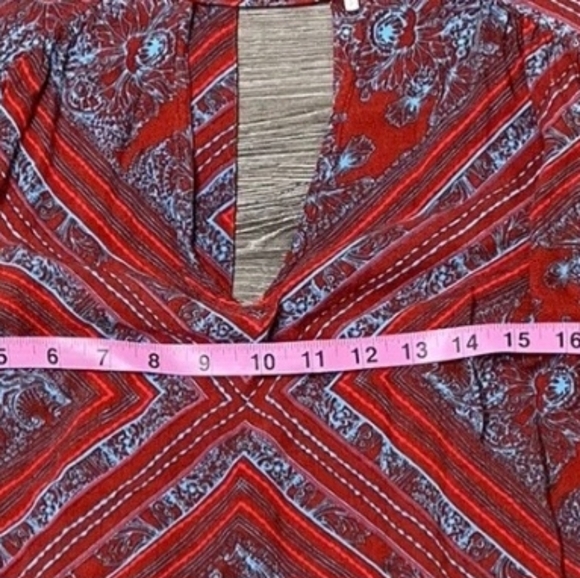 Free People Walking on a Dream Tunic Blouse Red Blue Geometric - Size Small NWT - Picture 8 of 10